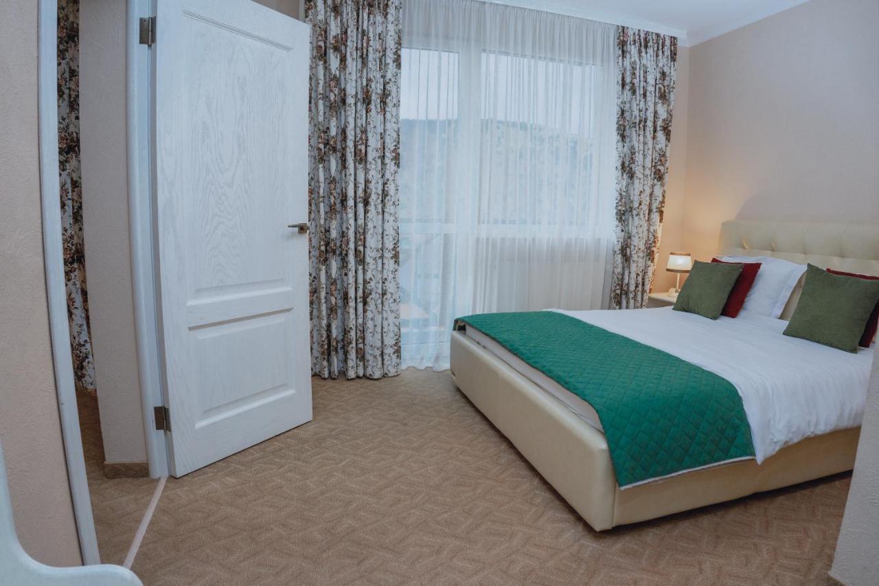 Hotel&Restaurant Premium Club Jaremče Esterno foto