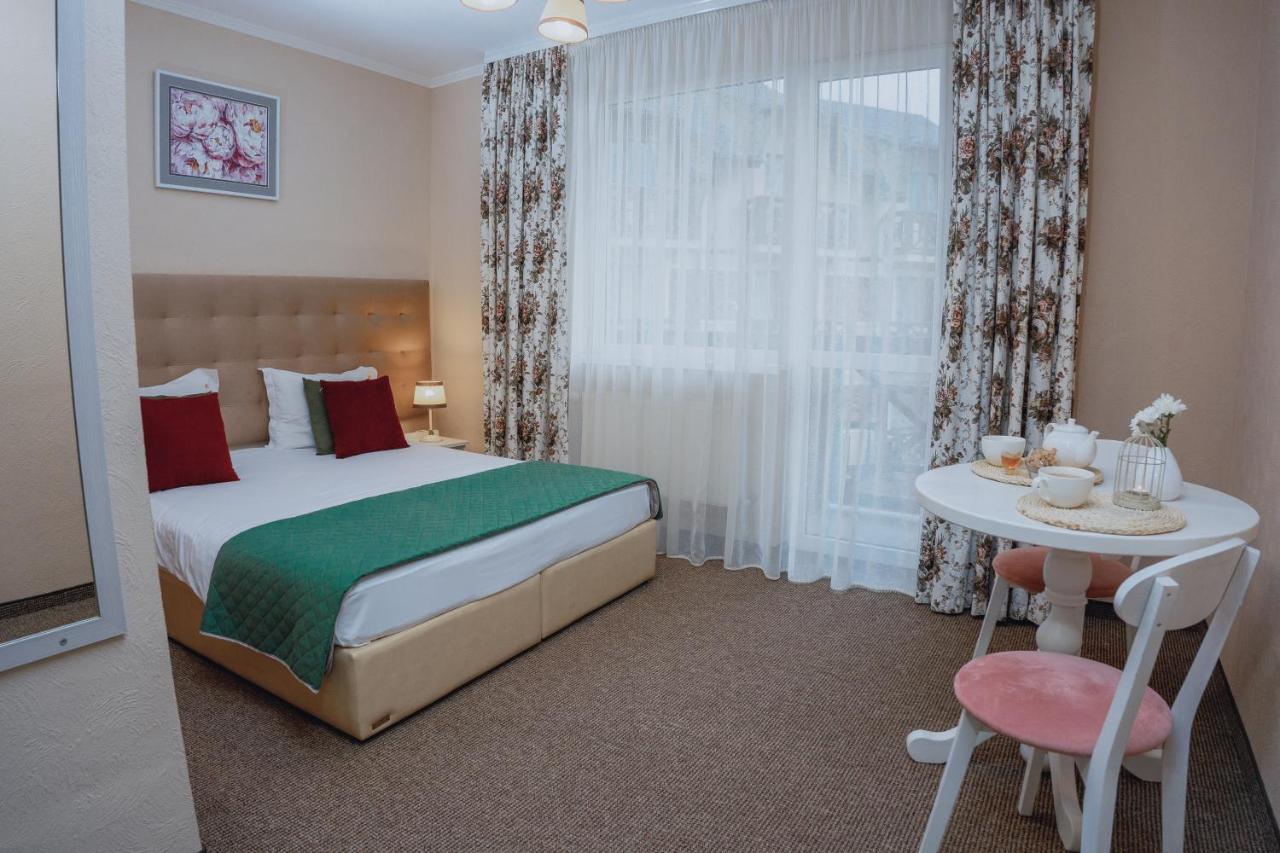 Hotel&Restaurant Premium Club Jaremče Esterno foto