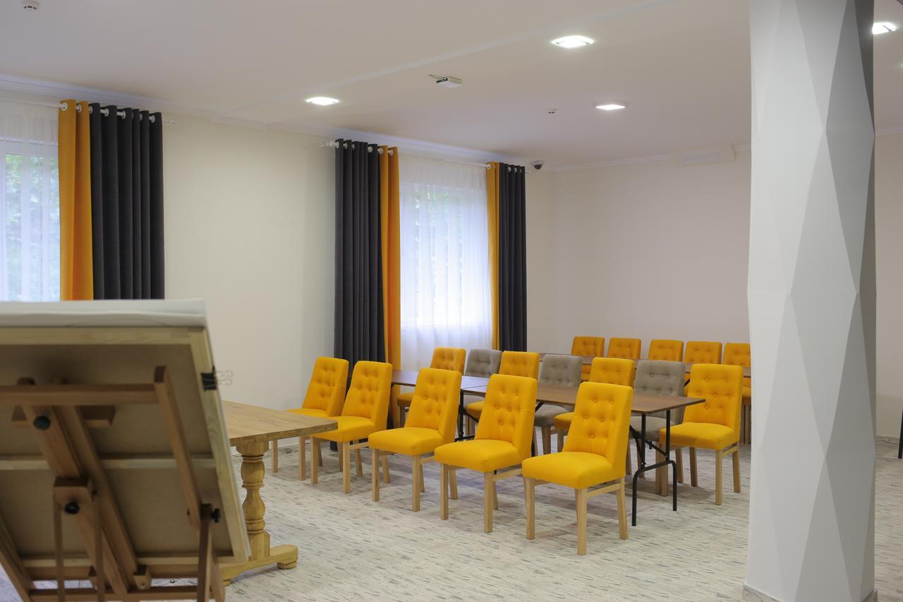 Hotel&Restaurant Premium Club Jaremče Esterno foto