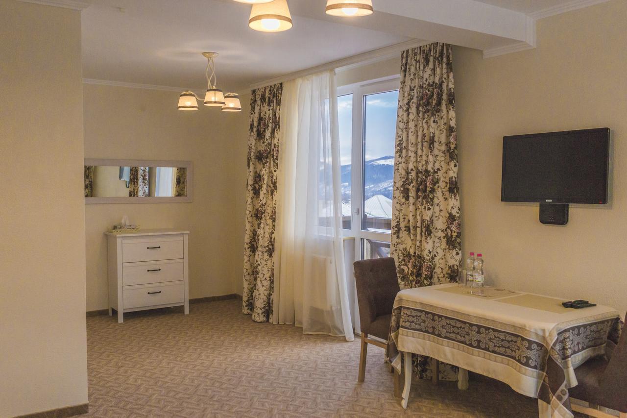Hotel&Restaurant Premium Club Jaremče Esterno foto